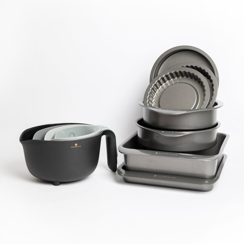 MasterClass Smart Space Bakeware Set 7-Piece Non Stick and Stackable with 1  x Roasting Tin, 2 x Round Cake Tins, 1 x Sandwich Pan, 2 x Flan/Quiche